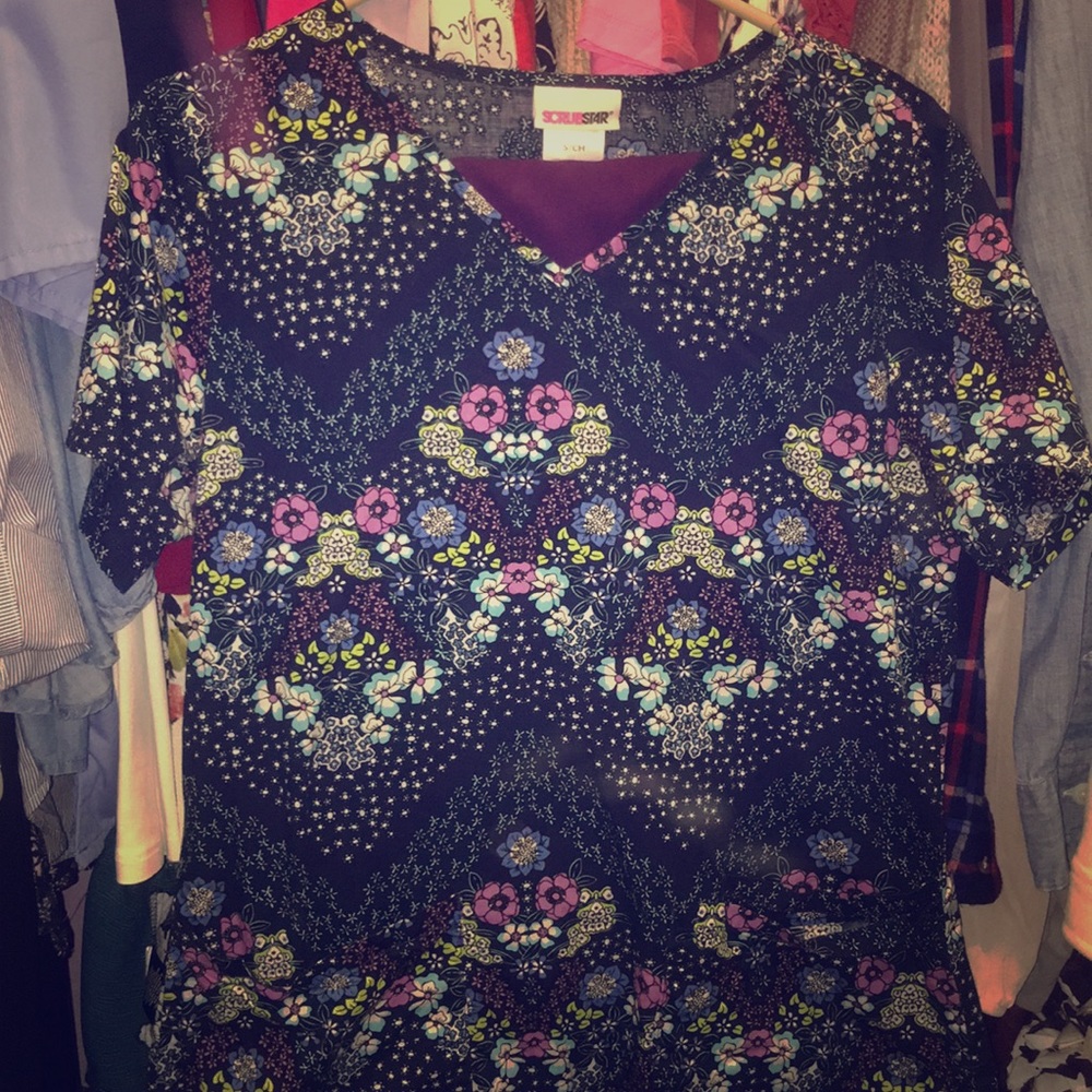 Scrub set